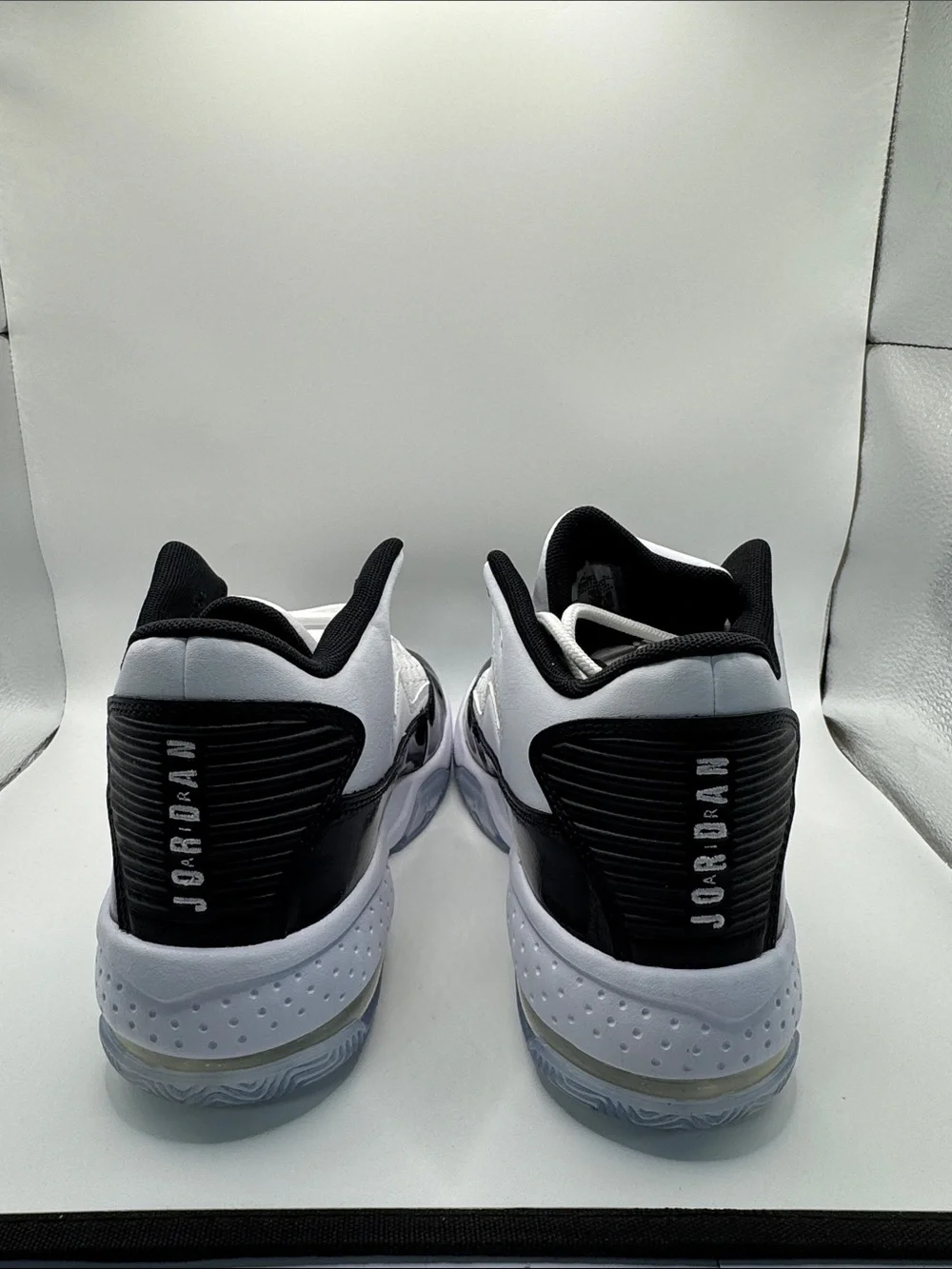 Air Jordan 11 Retro Low 'Concord' Men's Shoes - White/Black